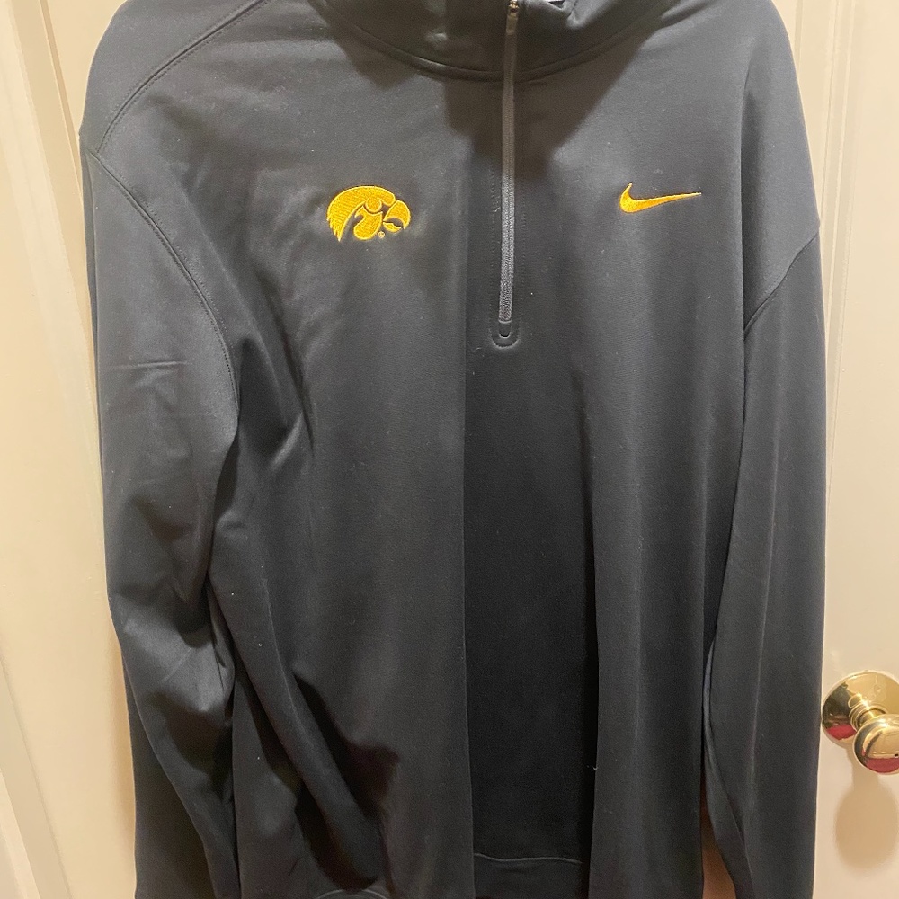 Hawkeyes half zip